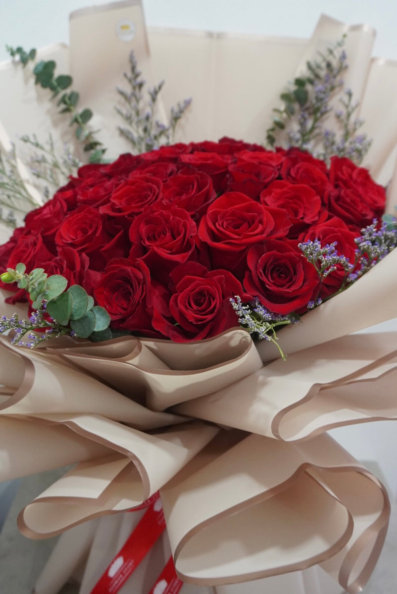 Bouquet of Ecuadorian Roses, Holland Tulips, Peonies & Orchids – Flower ...